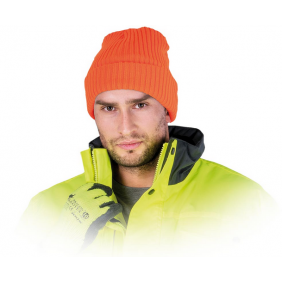 Šilta megzta kepurė...